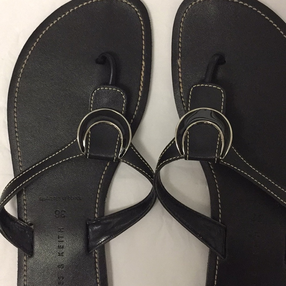 Sandals - Picture 3 of 4